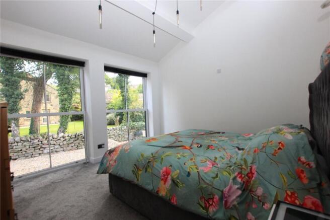 4 bed Detached Bungalow for sale Image 11