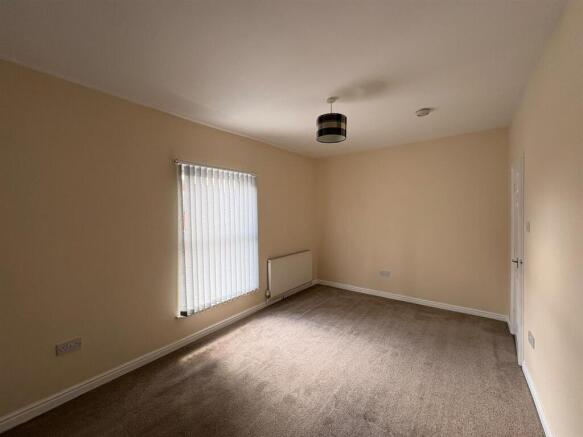 3 bed House to rent Image 7