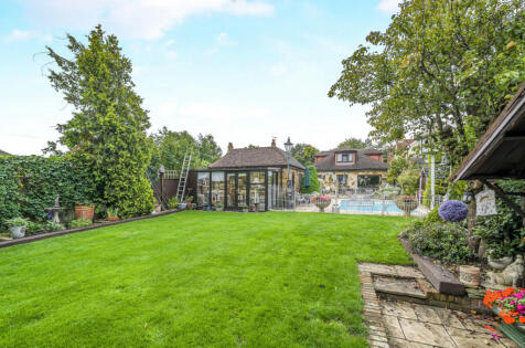 Guildford Road, Bisley, Woking, Surrey, GU24