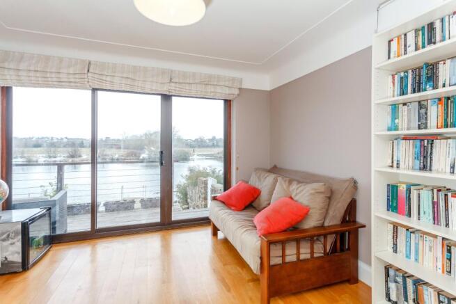 Sitting Room/Bed 3