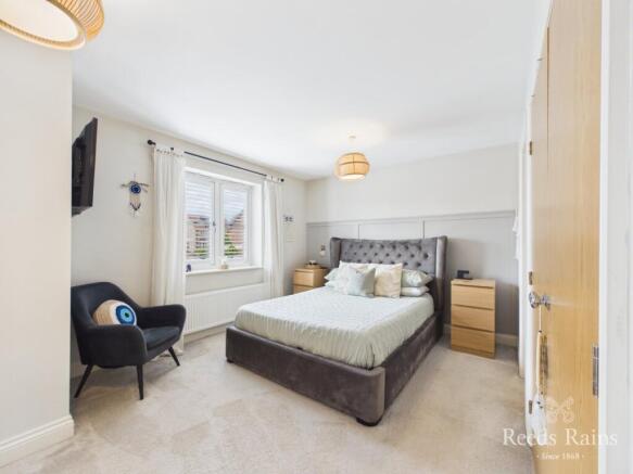 4 bed Detached for sale Image 8