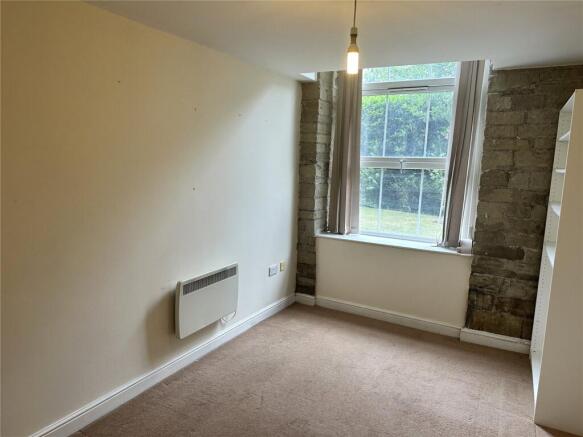 2 bed Apartment to rent Image 5