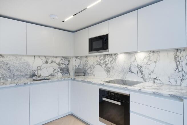 KF Mayfair Let 6...