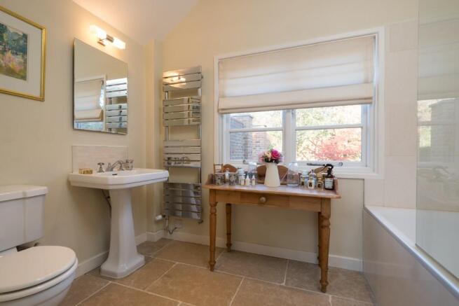 En-Suite Bathroom