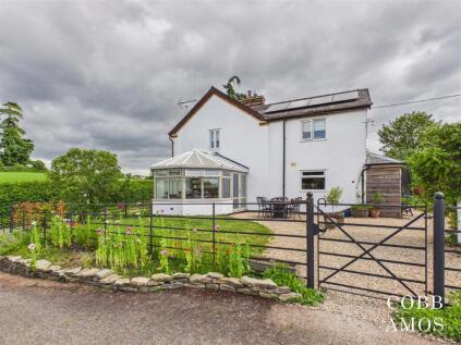 Shawl Terrace, Titley