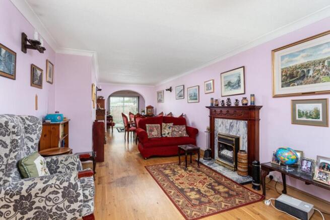 3 bed House for sale Image 4