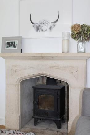 FEATURE FIREPLACE