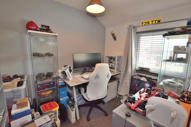 3 bed Semi-Detached for sale Image 10