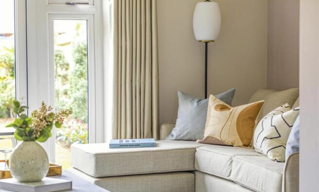 Dandara - Prior's Edge - The Vyne, Home 8