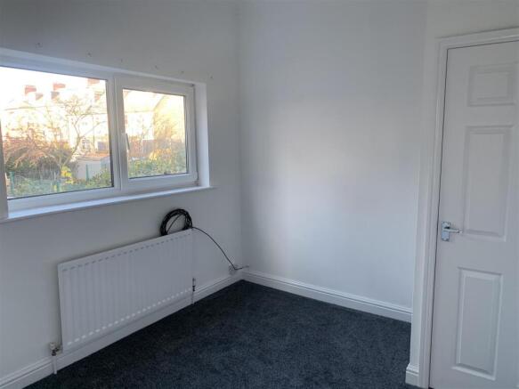 3 bed Flat to rent Image 8