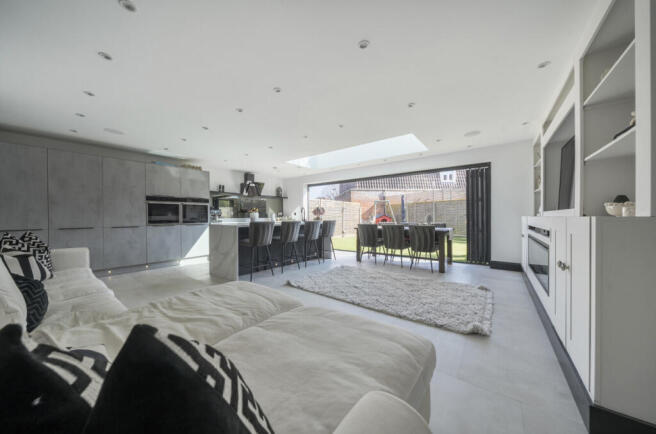 1424120-7-69bc2e6...