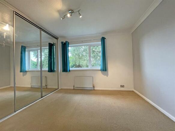 Wescott Close 45 - Bedroom 1.jpg