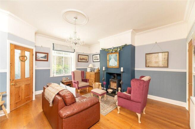 5 bed Detached for sale Image 4