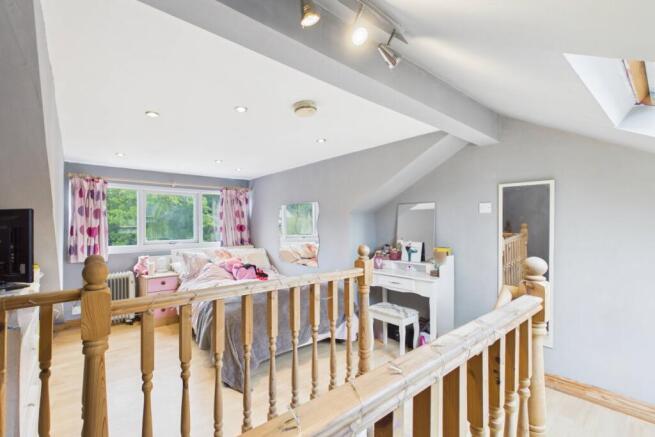3 bed Terraced for sale Image 12