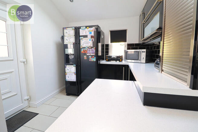 3 bed Semi-Detached for sale Image 4