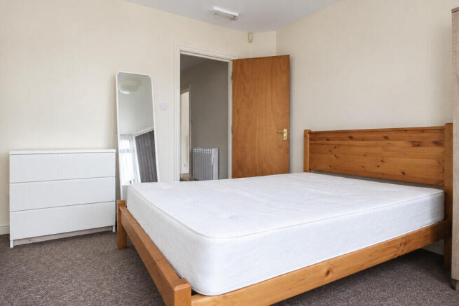 Kelburne Bedroom ...