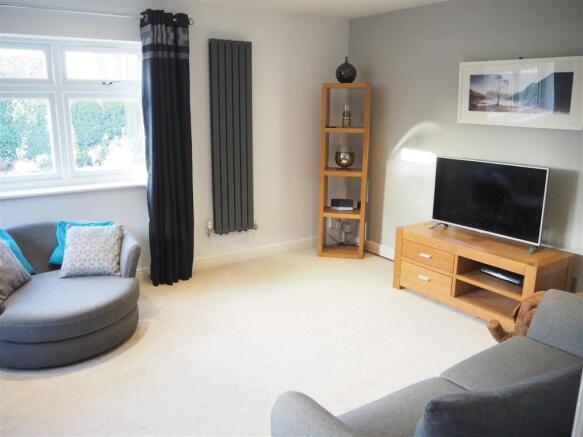 Dual Aspect Lounge 415