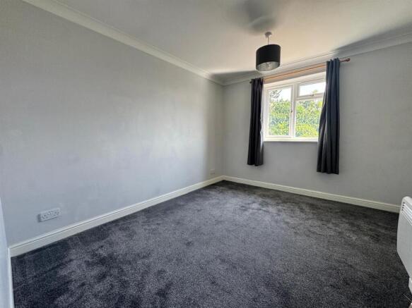 4 bed Detached to rent Image 11