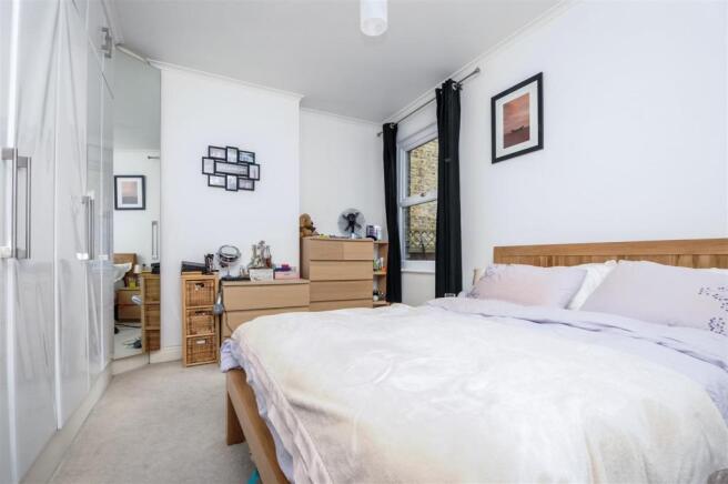 bed 1.jpg