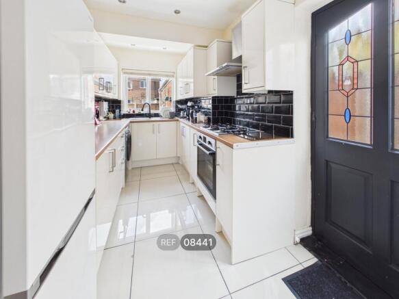 3 bed Semi-Detached to rent Image 6