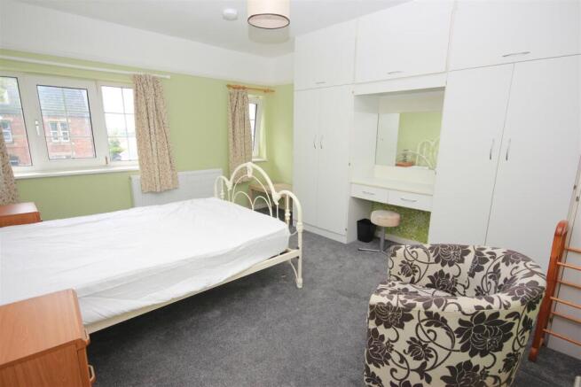 Bedroom 2.JPG