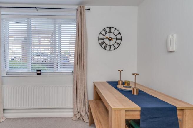 2 bed Flat for sale Image 8