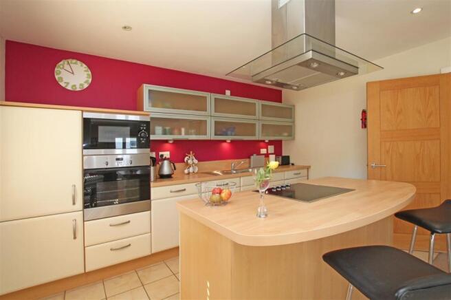 11SAP - Kitchen 2.jpg