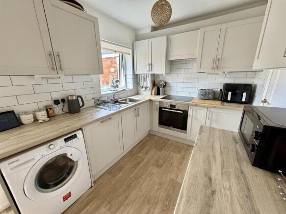 3 bed Semi-Detached for sale Image 7