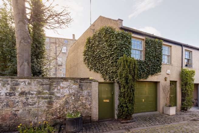 16 Circus Lane