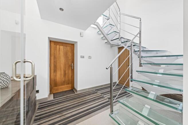 4 bed Detached for sale Image 6