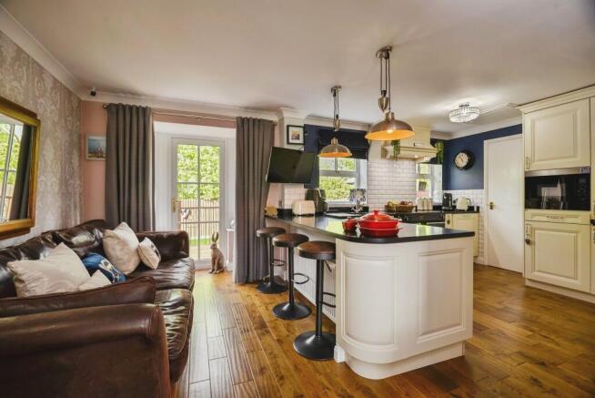 3 bed Detached for sale Image 5