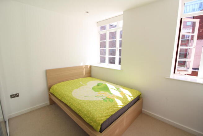 2 bed Apartment to rent Image 11