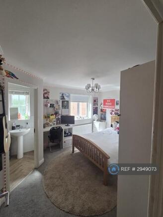 4 bed End of Terrace to rent Image 12