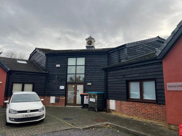 4 Oakridge - external 3.jpg