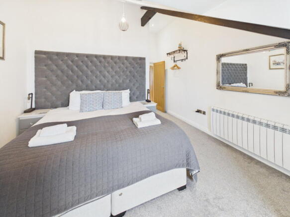 2 bed Penthouse for sale Image 10