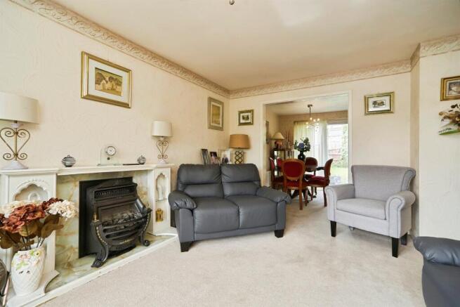 3 bed Semi-Detached for sale Image 6