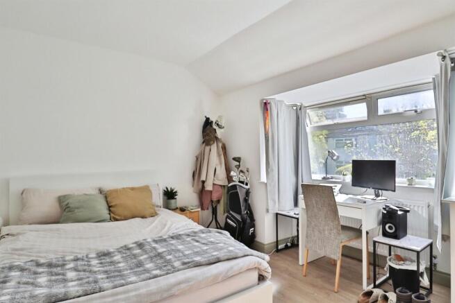 6 bed Semi-Detached for sale Image 12