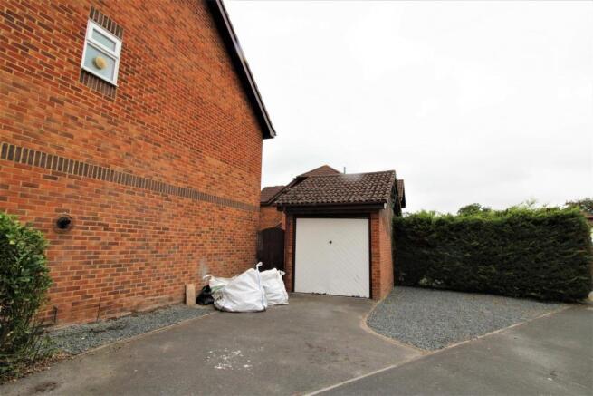 Garage & Driveway