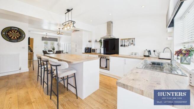 Kitchen /Dining room