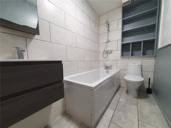 2 bed House to rent Image 9