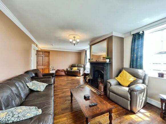 4 bed Link Detached House for sale Image 11