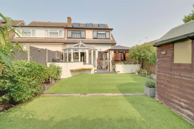Tudor Way, Wickford photo 3