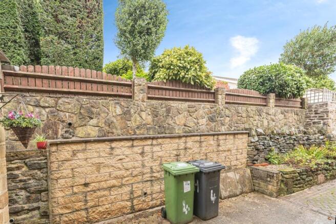 2 bed Terraced for sale Image 8