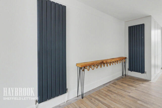 4 bed Semi-Detached to rent Image 5