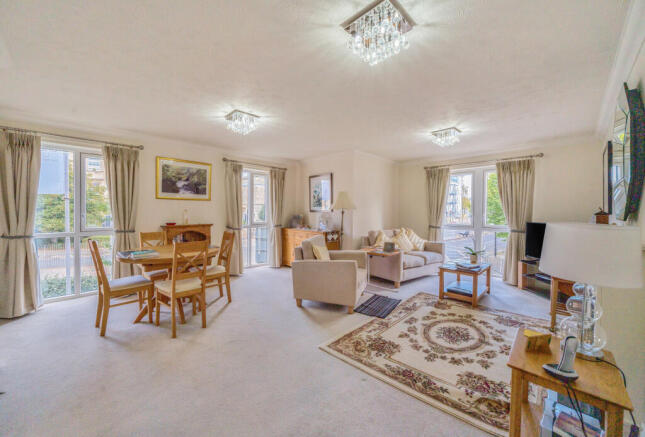 1359515-11-68d2df...