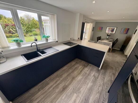 4 bed Detached for sale Image 7