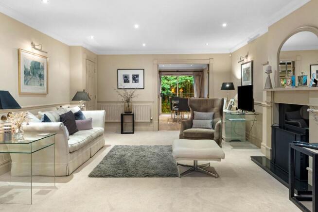 4 bed House for sale Image 7