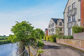Flat 32, Gabriels Wharf, Water Lane, Exeter EX2 8BG