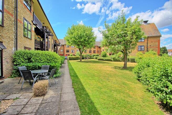 COMMUNAL GARDENS