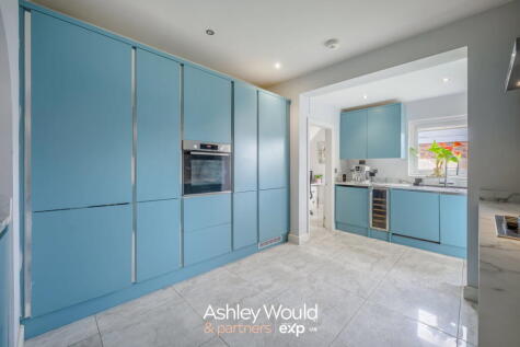 Fairfield Road, Hurst Green, Halesowen, B62 9HY